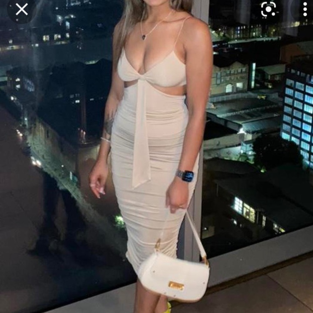 OH POLLY CREAM LONG RUCHED SEXY AF DRESS EUC